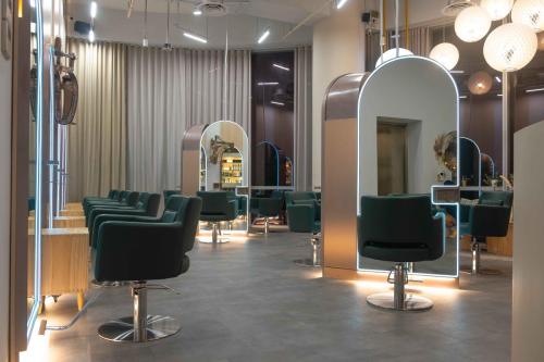 Bright Salon